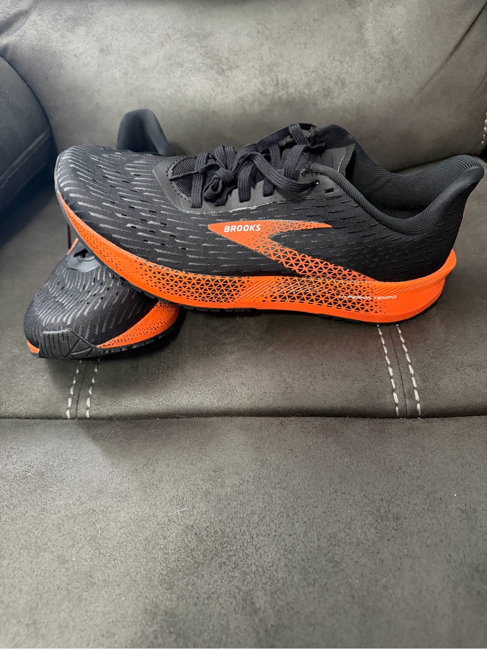 Brooks Hyperion Tempo 2022 Women’s Running Shoes Size 7.5 NWOB Black Orange